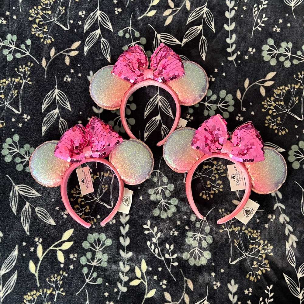 NWT. “Happy 5th Birthday” Disney Parks Minnie Mouse Ears.